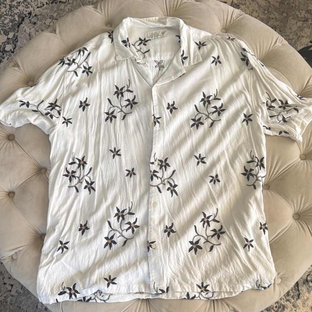 Abercrombie & Fitch White Shirt with Black Floral Design